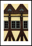 Plakat  med gult bindingsværkshus